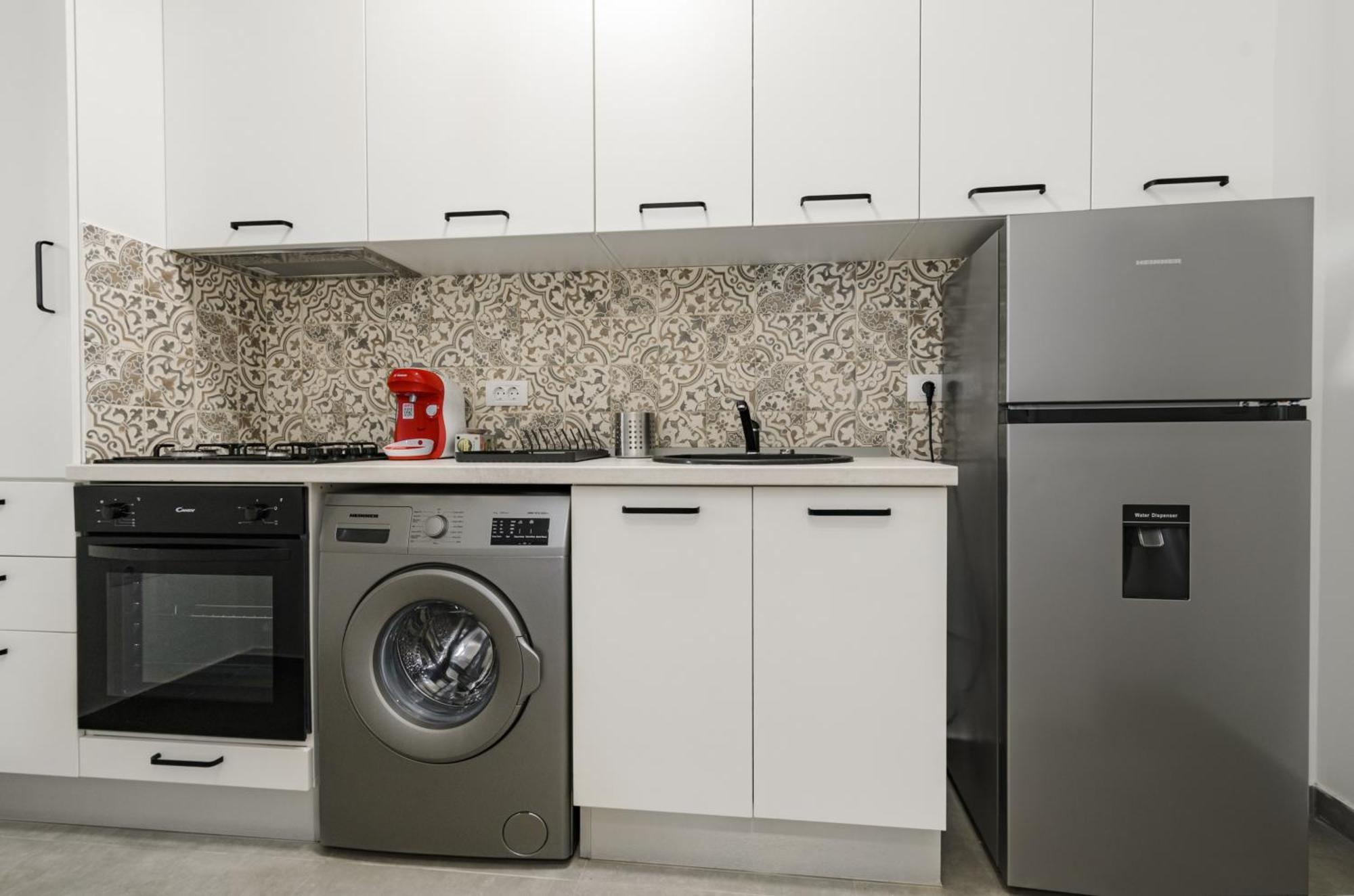 מאמאיה Azure Sea Apartments - Bychoice מראה חיצוני תמונה